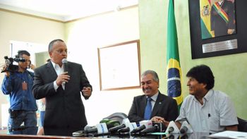 Evo Morales sinaliza a Taques regularizar contrato para fornecimento de gás a MT