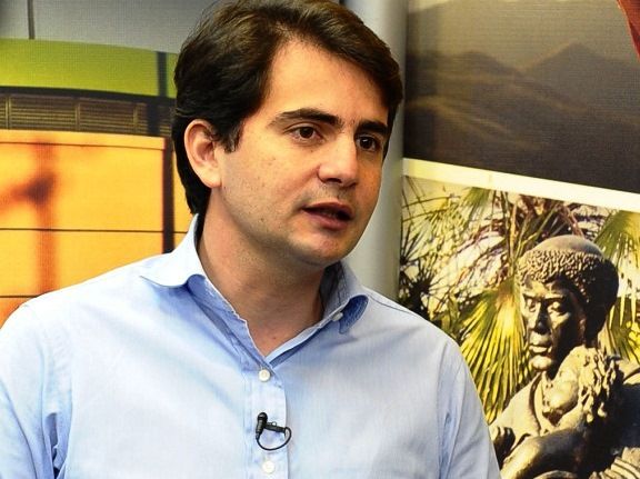 Fechado com Temer, Garcia ficou de fora da chuva de grana na CCJ