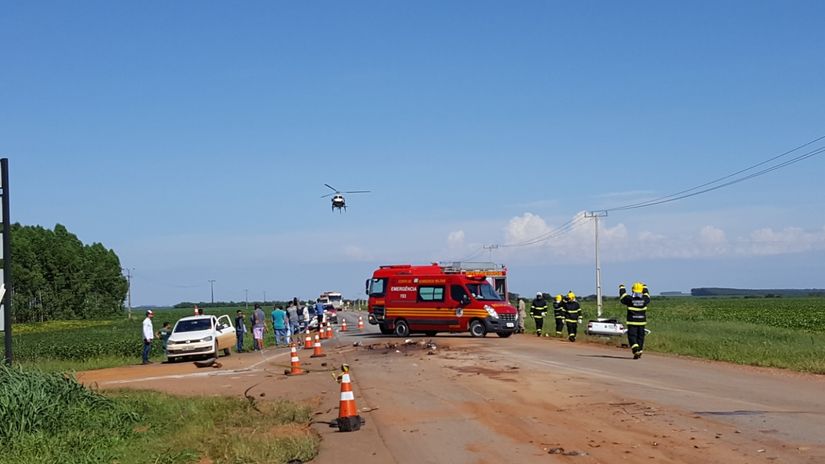 Produtor rural morre em colisão entre picape e caminhão