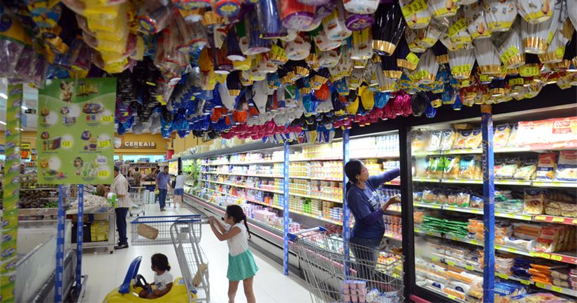 Procon de Rondonópolis inicia operação que fiscaliza produtos em supermercados