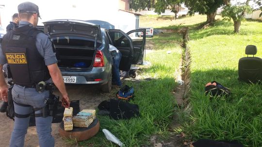 Motorista é preso com 20 kg de pasta base de cocaína na BR-364