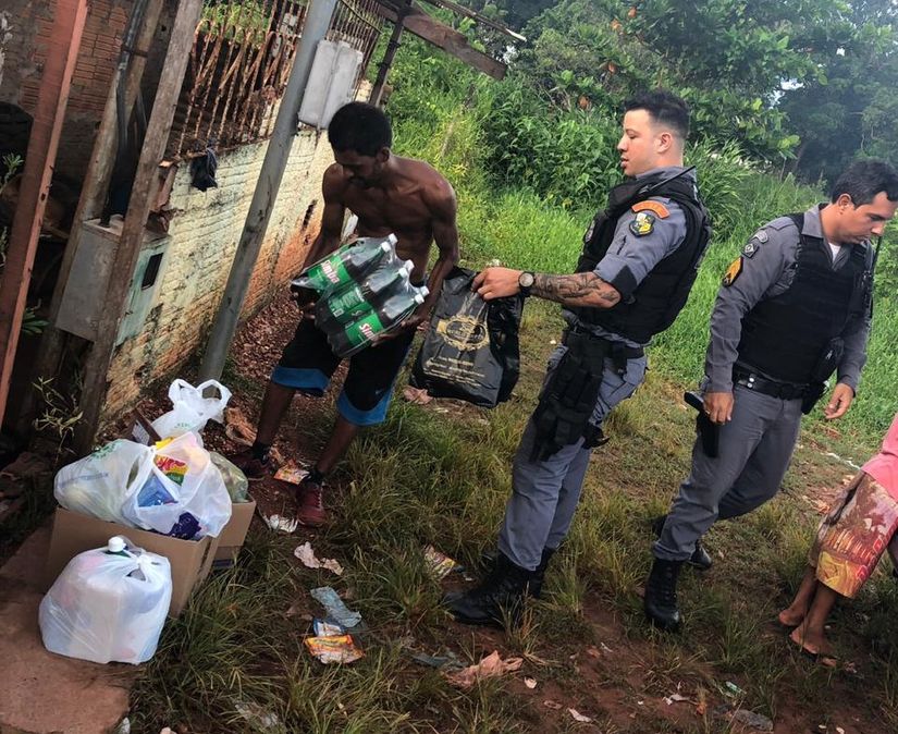 Policiais Militares se mobilizam e ajudam família carente no Mapim