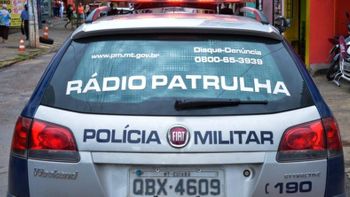 Criminosos invadem banco pelo telhado, roubam TVs e um acaba preso pela PM 