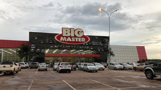 Consumidores denunciam venda de produtos vencidos no Big Master