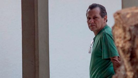 Ex- governador depois de “quebrar” Estado, agora estoura cotovelo