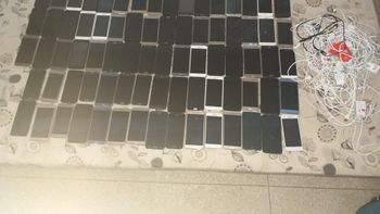 Agentes encontram mais de 70 celulares escondidos em forro de sala da PCE 