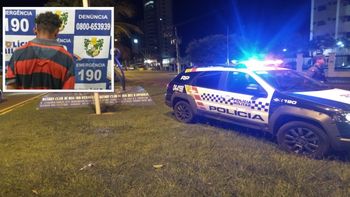 Homem é assassinado a facadas no meio da rua e suspeito é preso pela PM 