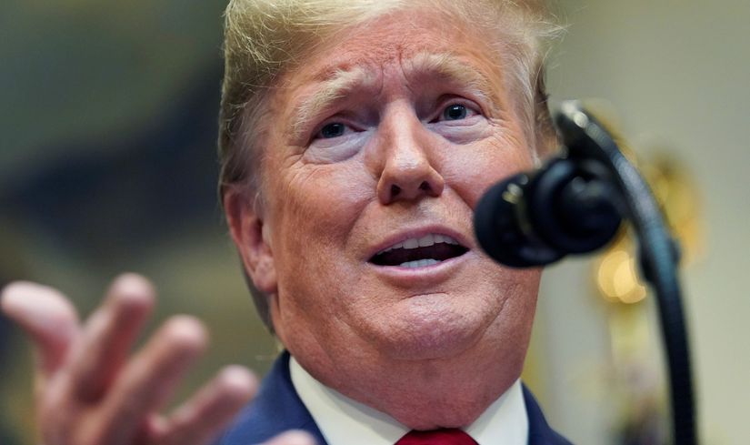 Em persa, Trump tuíta contra o governo do Irã e diz ao povo iraniano que 'está a seu lado'