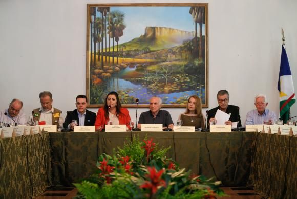 Temer anuncia em Roraima grupo para tratar da crise migratória dos venezuelanos