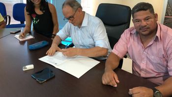 Pátio assina ordem de serviço para miniestádio do Monte Líbano