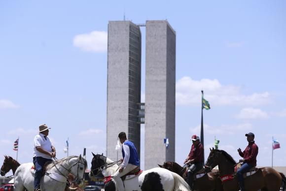 Senado aprova PEC que libera vaquejadas