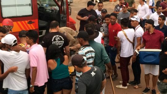 Confusão em conveniência termina com 6 pessoas atropeladas na BR-158