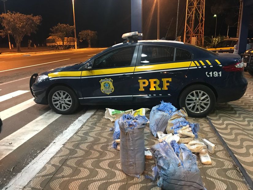 Motorista é preso pela PRF com cerca de 170 Kg de pasta base de cocaína