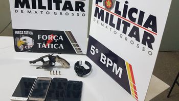 Suspeitos são detidos durante tentativa de roubo em residência 
