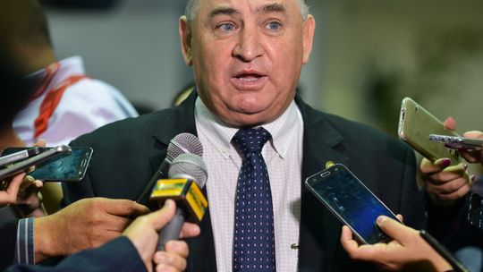 Justiça arquiva processo contra Maluf e Nininho