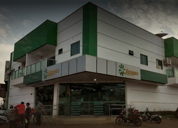 Família de gerente de cooperativa é mantida refém e bandidos roubam cofre de agência em MT