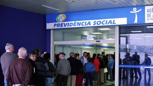 Governo deve cortar mais de R$ 5 bi de benefícios irregulares do INSS