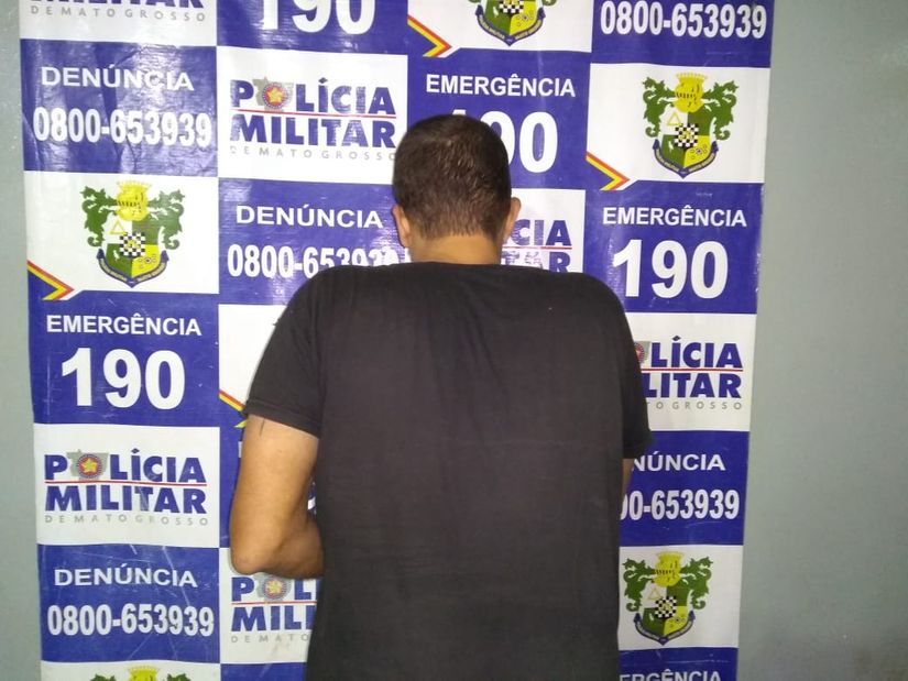PM intercepta suspeito de arrombar e furtar perfumaria em MT 