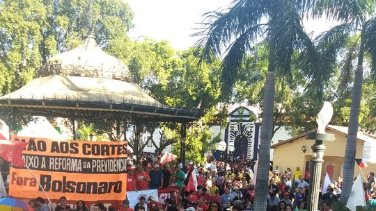 Trabalhadores realizam ato político contra a Reforma da Previdência 