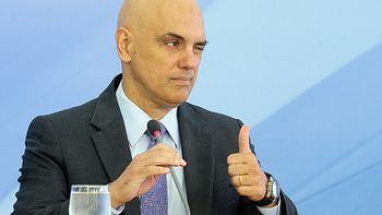 Ao não admitirem críticas, partidos agem contra democracia, diz Moraes