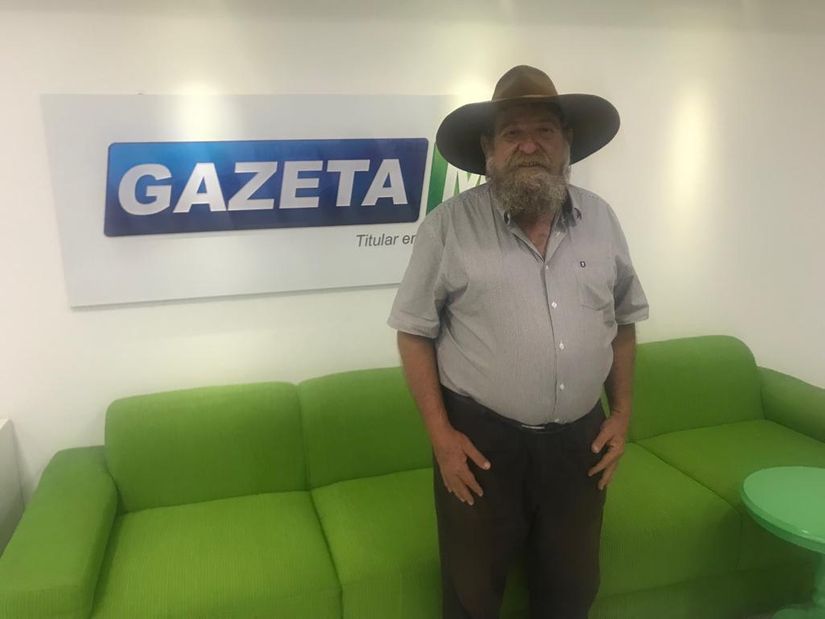 Projeto de Nelson Barbudo quer barrar produção de “carne” de laboratório