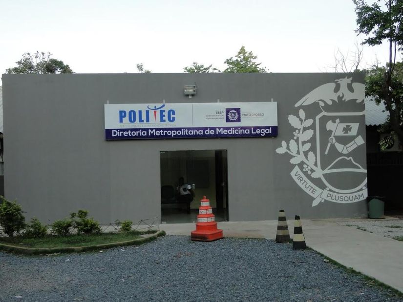 Entregador de lanche é baleado em troca de tiros dentro do IML em Cuiabá 
