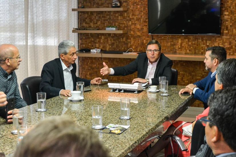 Governo recebe diretoria da AMM e ouve pauta de reivindicações