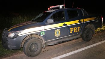 Motociclista morre e garupa fica ferido após baterem em arvore na BR-070