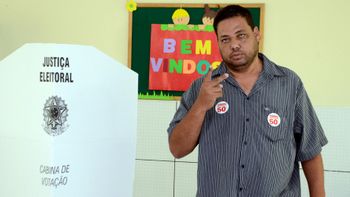 Rubens Cantuário é o primeiro a votar como candidato a prefeito de Rondonópolis