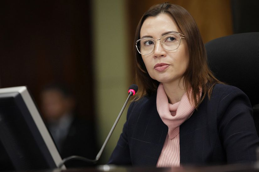 TCE viola lei e ultrapassa gastos com os próprios salários