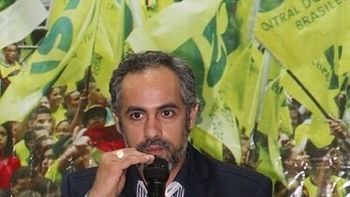 Avante trabalhadores e trabalhadoras!