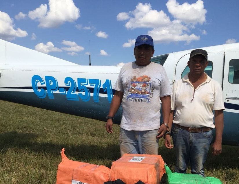 Após pouso forçado, boliviano e dominicano são presos pela Polícia Civil com 340 kg de cocaína