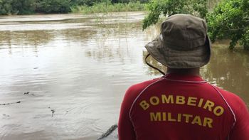 Corpo de pescador que pulou em rio para soltar linha é encontrado 