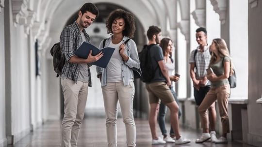 Programa oferece bolsas de estudo para diversos cursos superiores em faculdades de MT