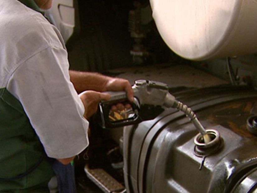 Depois de queda no preço da gasolina, Petrobrás anuncia aumento de 6% no diesel