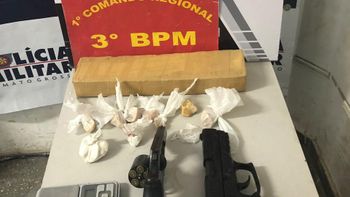 PM é recebida a tiros por traficantes em boca de fumo e um criminoso morre em confronto