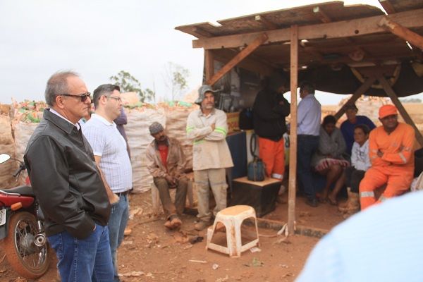 Pátio se encontra com catadores e promete cooperativa