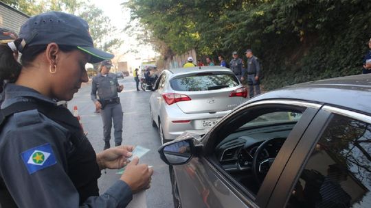 PM faz operação ostensiva de combate à criminalidade com apoio do administrativo