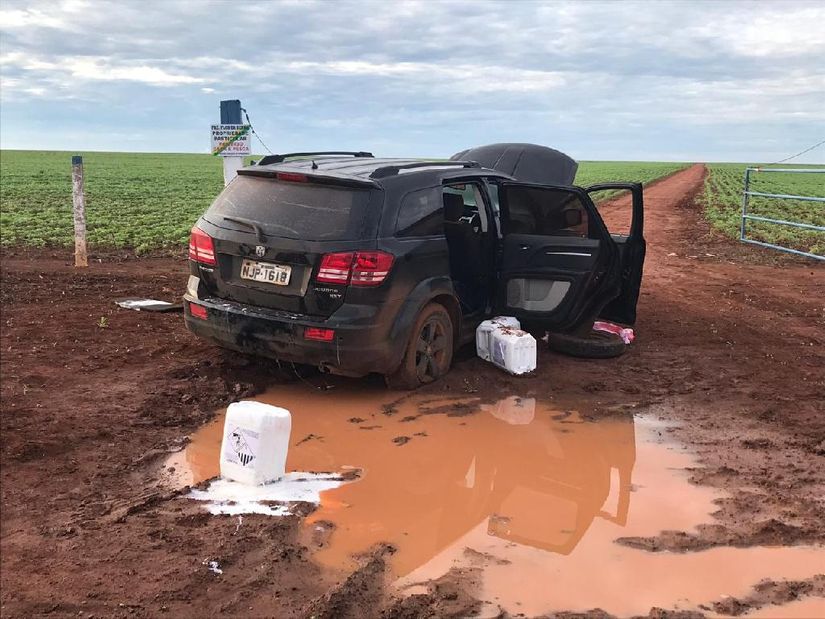 Assaltantes trocam tiros com a polícia em fazenda durante roubo de agrotóxicos