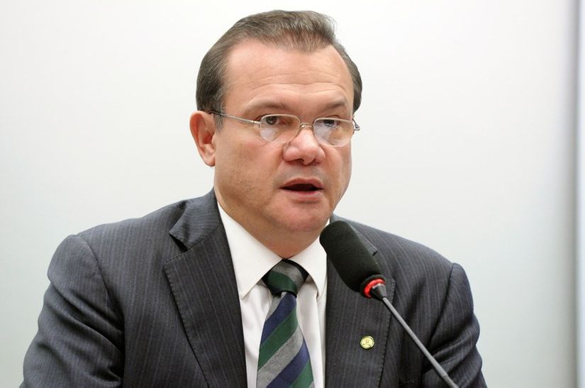Senador crê em força política após derrota