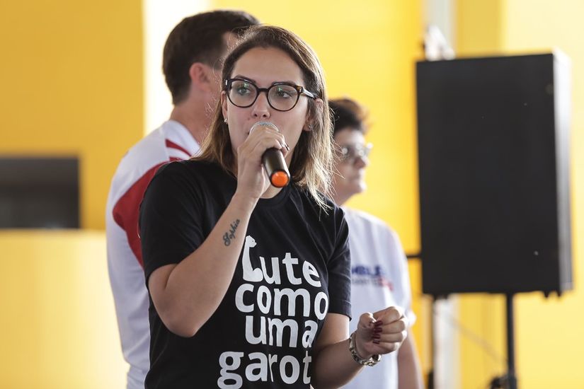 Sancionada Lei que prioriza mulheres chefes de família em programas habitacionais