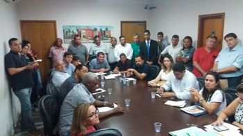 Inconformados com prazo para depósito em antigo lixão, donos de caçambas se reúnem com vereadores