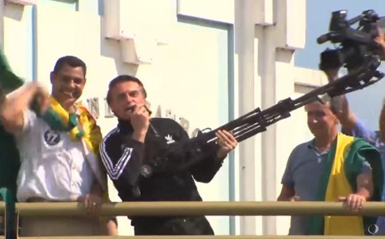 PT processa Bolsonaro por “vamos fuzilar a petralhada”