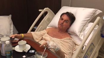 Bolsonaro não tem dor ou febre e vai iniciar fisioterapia, diz boletim