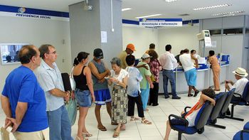 Aposentados começam a receber 1ª parcela do décimo terceiro