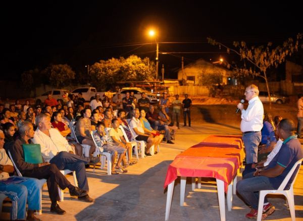 Prefeitura lança obra do Parque do Escondidinho e entrega 120 títulos 
