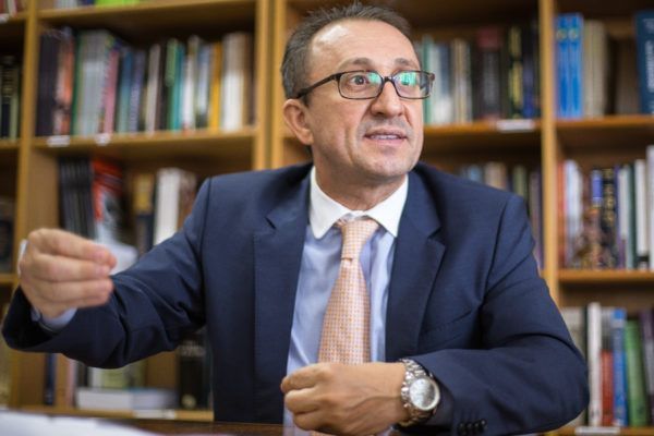 PGR pede abertura de investigação contra desembargador Rogério Favreto