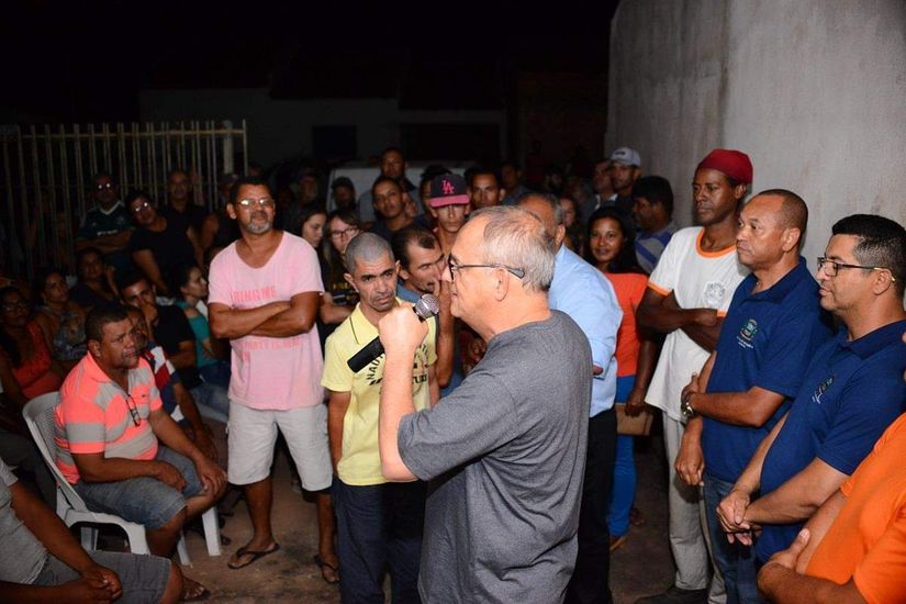  Prefeitura realiza reunião para regularização fundiária no Carlos Bezerra I