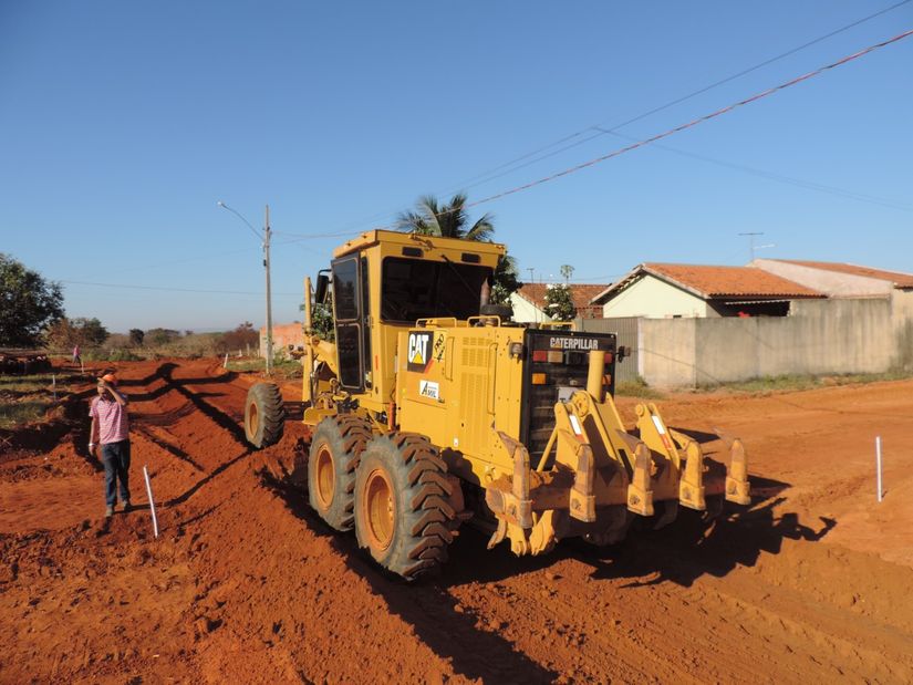 Prefeitura vai pavimentar 30 km de ruas e avenidas nos próximos meses
