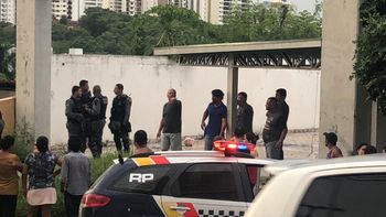 Homem é baleado na perna após ameaçar delegado com estilete em Cuiabá 